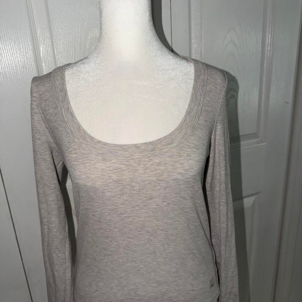 Vuori Long Sleeve Pose Scoop Tee Size Large Heather Gray NWOT